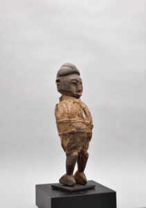 Yaka figure, Democratic Republic of the Congo-image